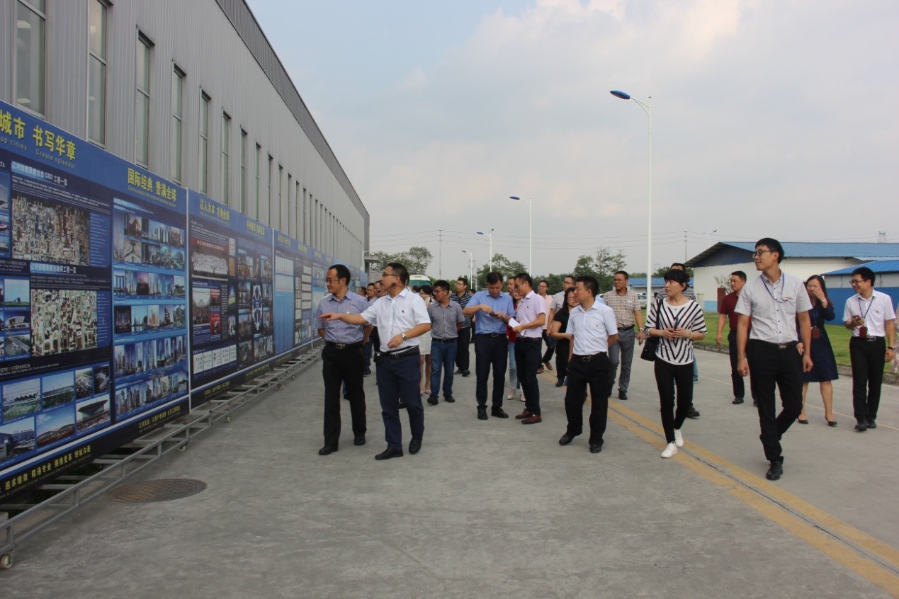 Government Officials of Qingbaijiang District of Chengdu City Visit Southwest Region Branch of Jangho Curtain Wall Co., Ltd.
