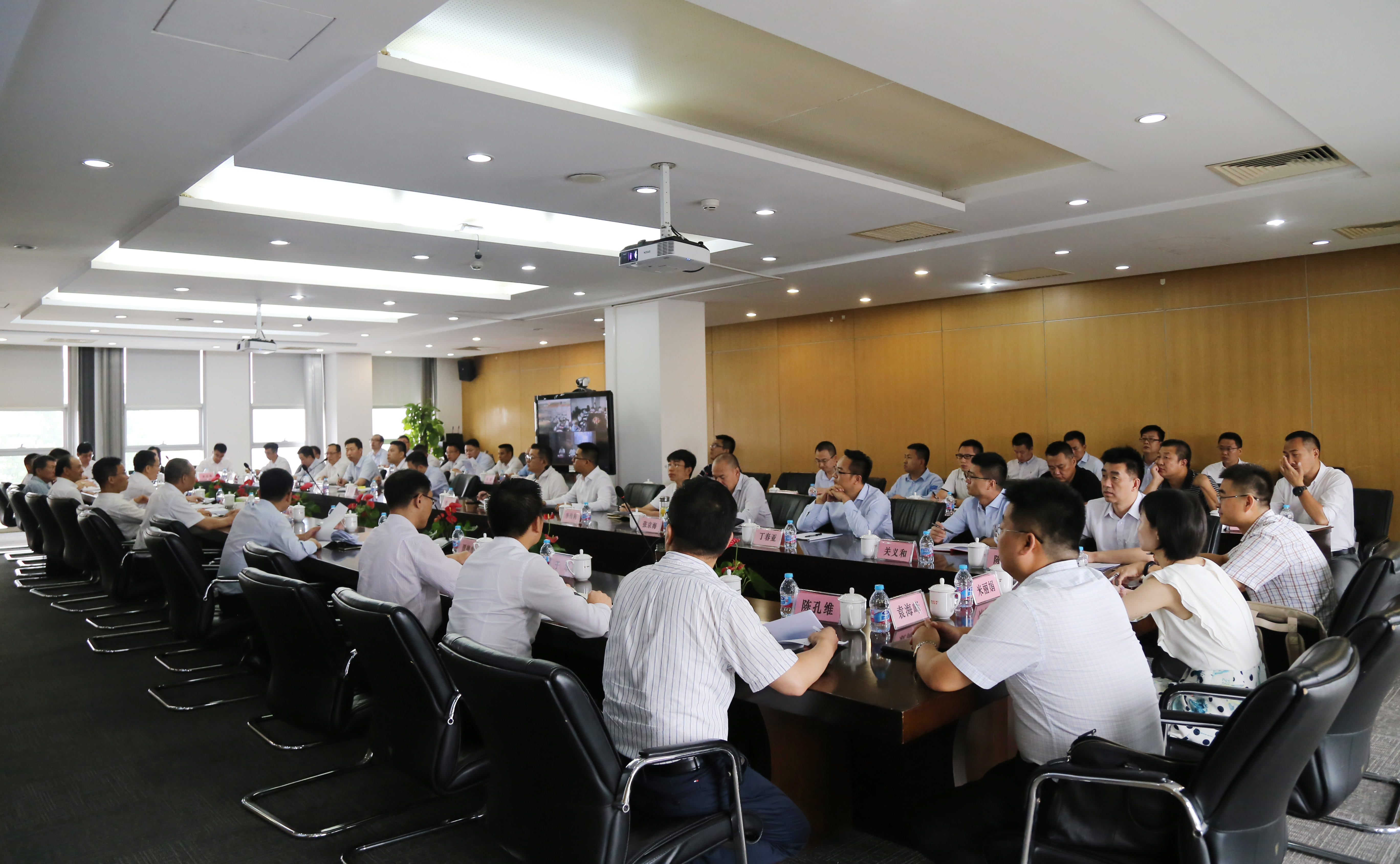 江河集团半年工作会在北京总部顺利召开